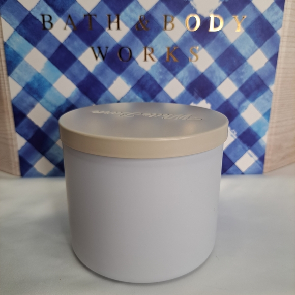 White Barn Palo Santo & Sage Candle - Cream - Picture 4 of 10